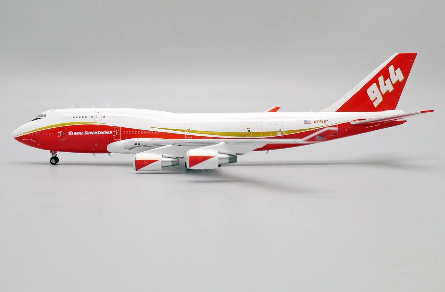 JC WINGS 747-400(BCF) GLOBAL SUPER TANKER SERVICES REG: N744ST