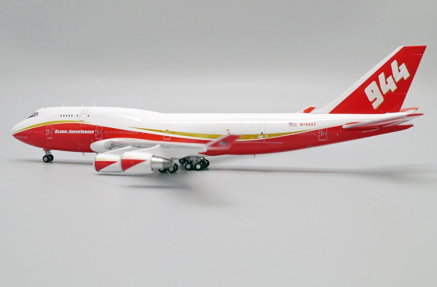 JC WINGS 747-400(BCF) GLOBAL SUPER TANKER SERVICES REG: N744ST