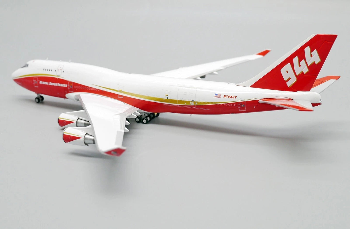 JC WINGS 747-400(BCF) GLOBAL SUPER TANKER SERVICES REG: N744ST