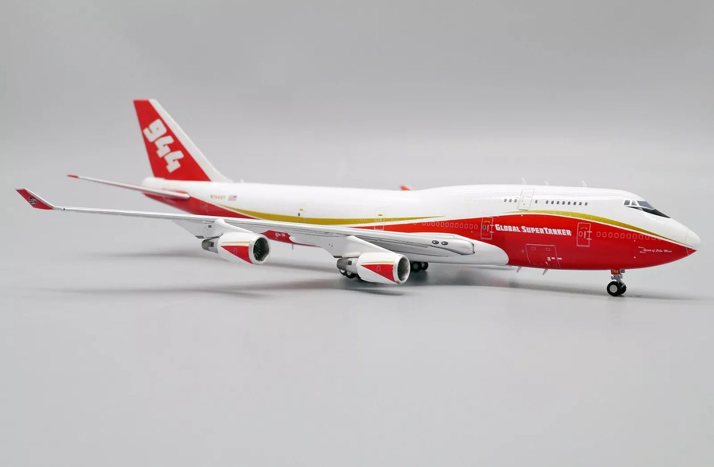 JC WINGS 747-400(BCF) GLOBAL SUPER TANKER SERVICES REG: N744ST