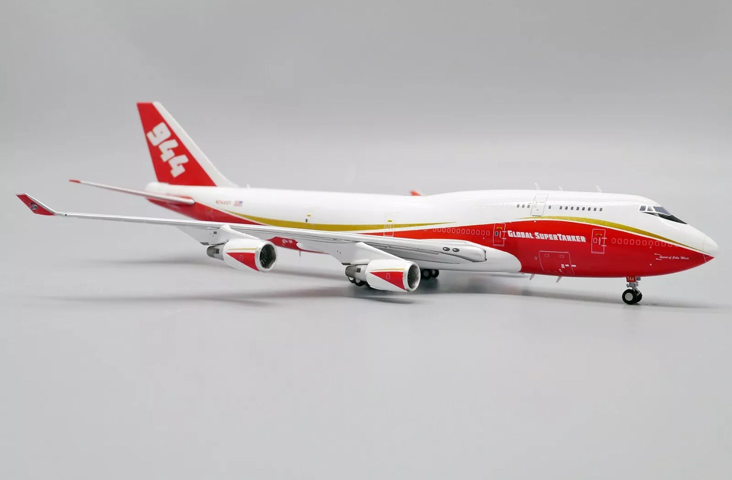 JC WINGS 747-400(BCF) GLOBAL SUPER TANKER SERVICES REG: N744ST