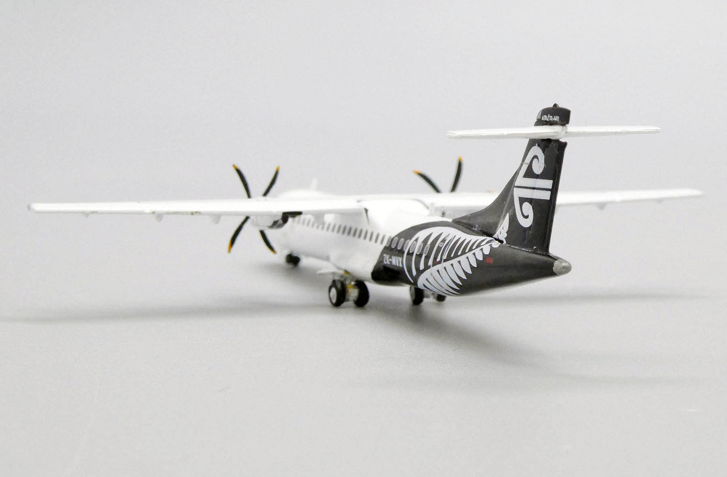 JC WINGS ATR72-600 AIR NEW ZEALAND REG: ZK-MVX