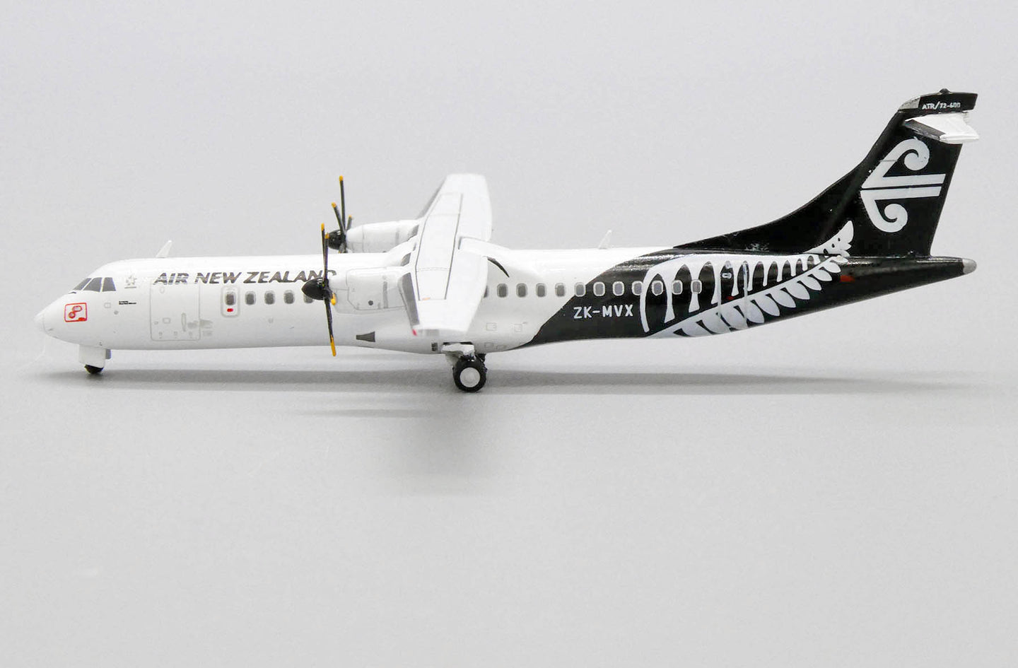 JC WINGS ATR72-600 AIR NEW ZEALAND REG: ZK-MVX