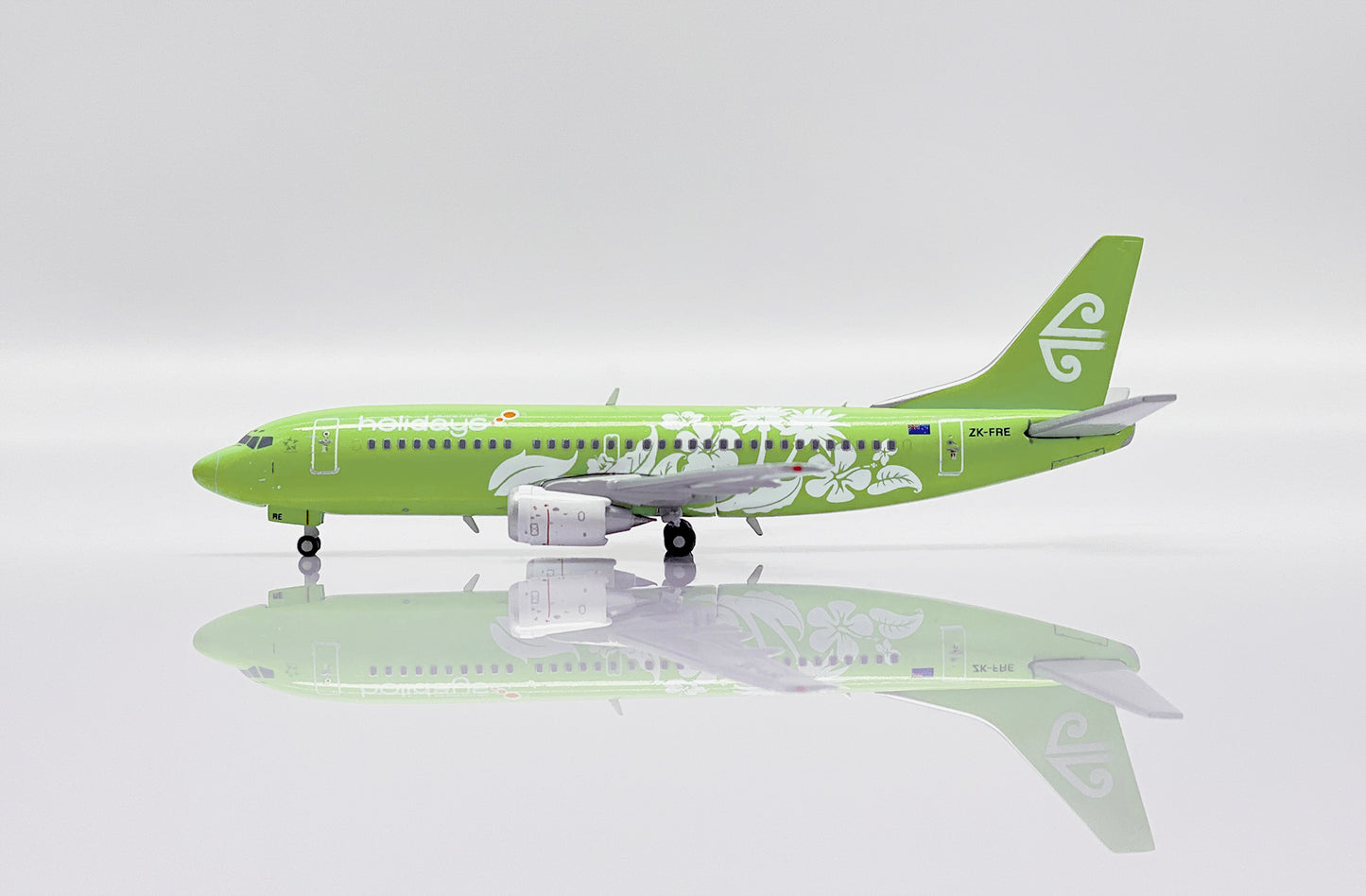JC WINGS B737-300 AIR NEW ZEALAND "HOLIDAYS" REG: ZK-FRE
