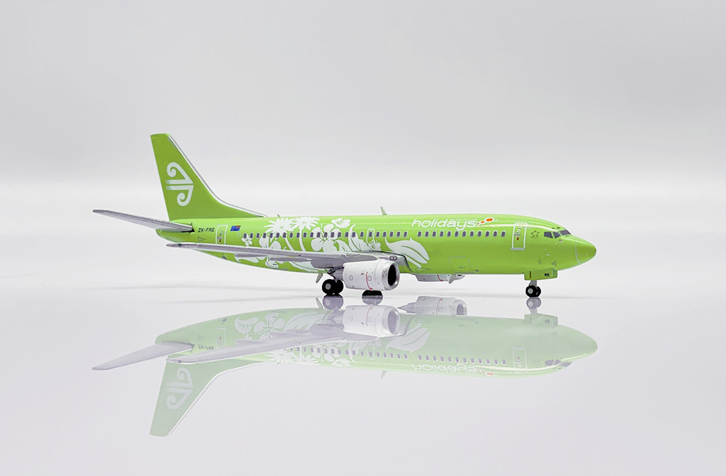 JC WINGS B737-300 AIR NEW ZEALAND "HOLIDAYS" REG: ZK-FRE