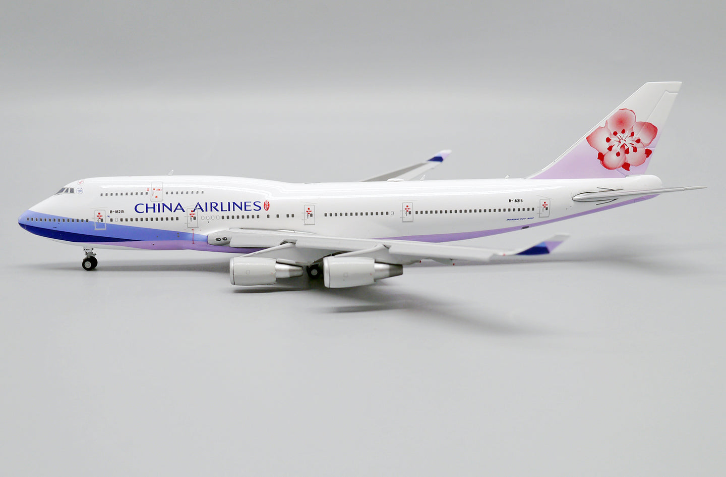 JC WINGS B747-400 CHINA AIRLINES REG: B-18215 (FLAPS DOWN)