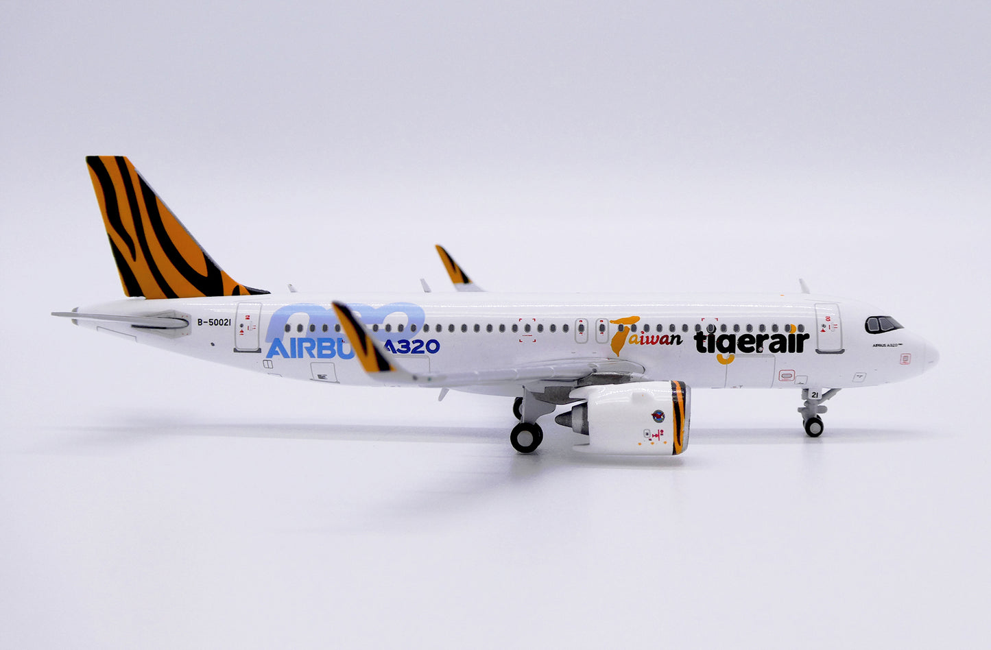 JC WINGS JC4981 1/400 AIRBUS A320NEO TIGERAIR TAIWAN "AIRBUS STICKER" REG: B-50021