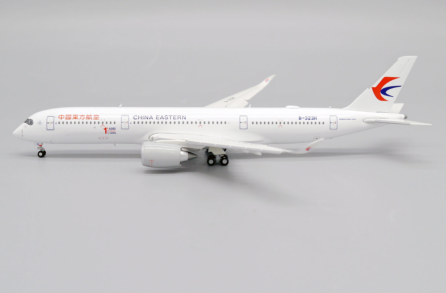 JC WINGS A350 CHINA EASTERN AIRLINE (FLAPS DOWN) REG: B-323H