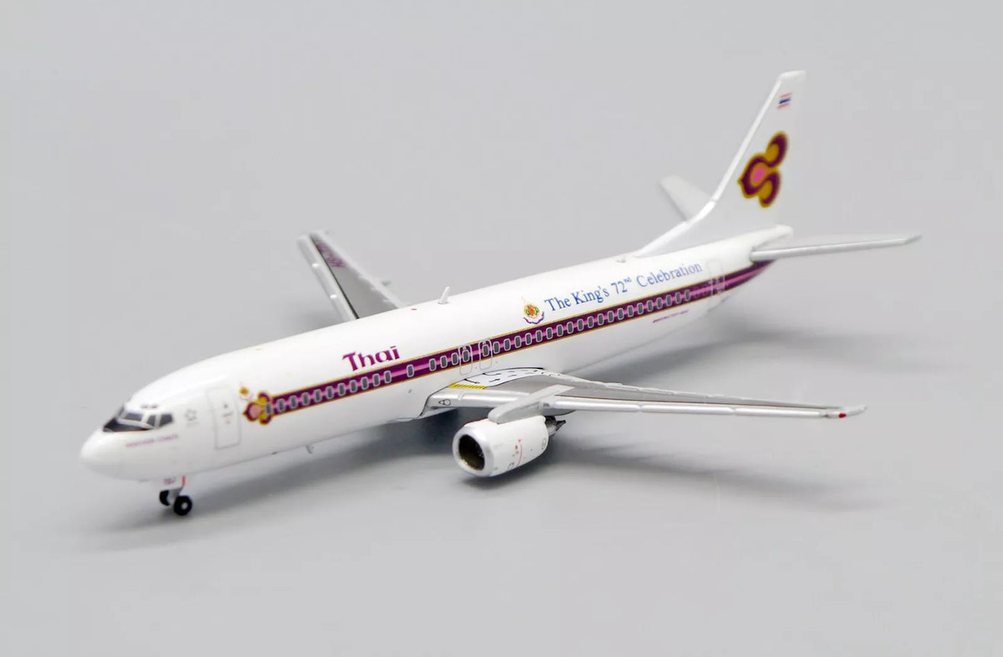 JC WINGS B737-400 THAI AIRWAYS "THE KINGS 72ND CELEBRATION" REG: HS-TDJ