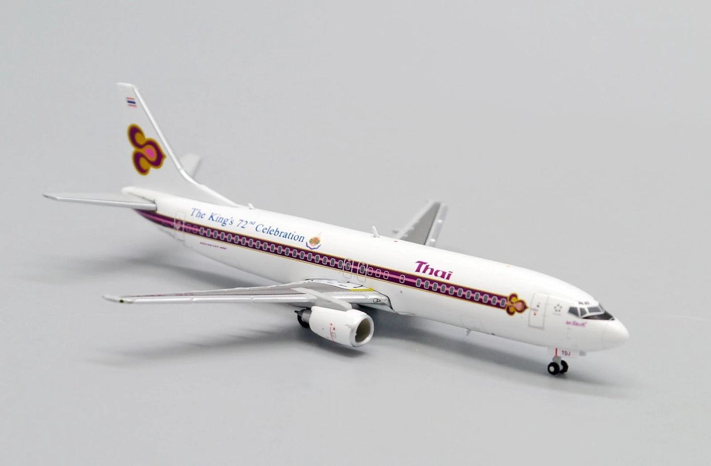 JC WINGS B737-400 THAI AIRWAYS "THE KINGS 72ND CELEBRATION" REG: HS-TDJ