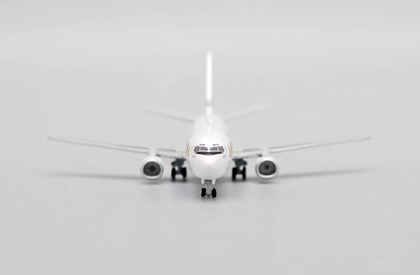 JC WINGS B737-400 OC THAI AIRWAYS REG: HS-TDL