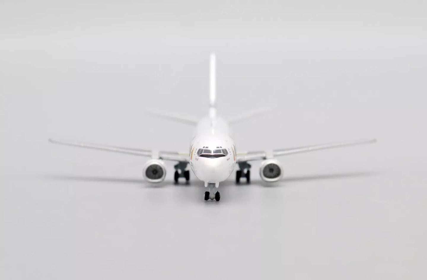 JC WINGS B737-400 OC THAI AIRWAYS REG: HS-TDL