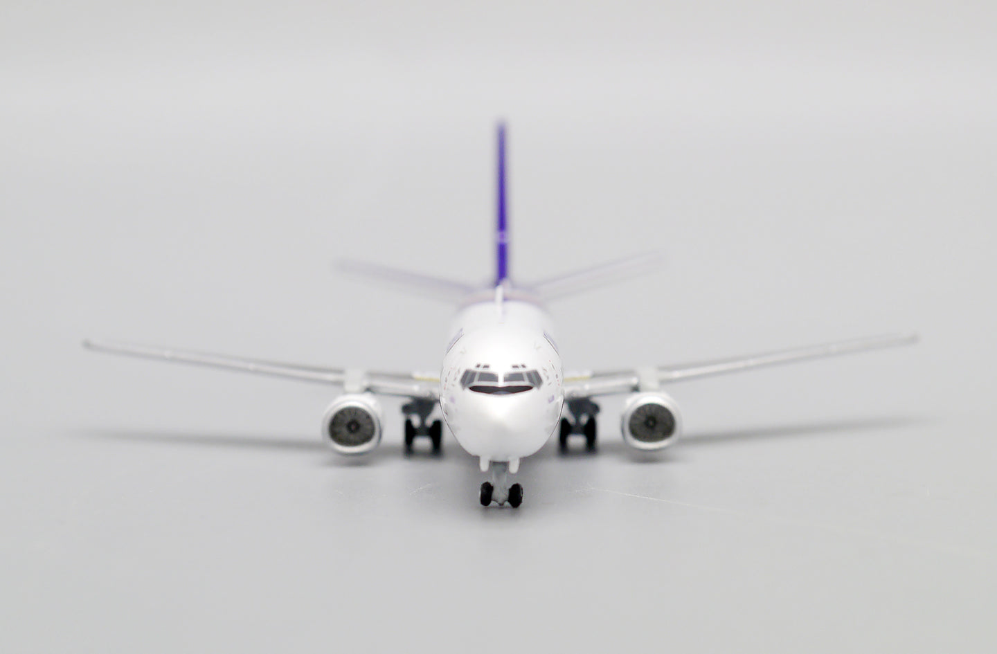 JCWINGS B737-400 THAI AIRWAYS LAST FLIGHT REG: HS-TDG