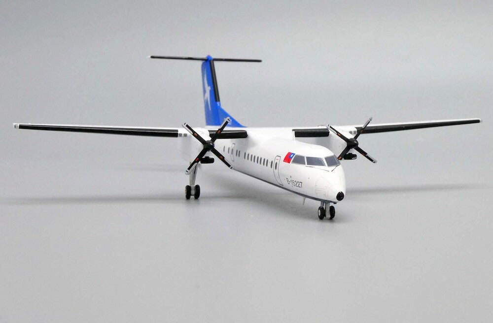 JCWINGS DASH 8-Q300 GREAT CHINA AIR REG: B-15237