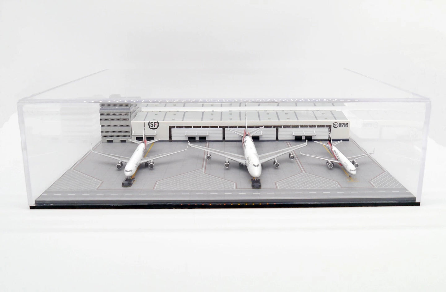 JCWINGS SF AIRLINES PACKAGE WAREHOUSE & OFFICE SET