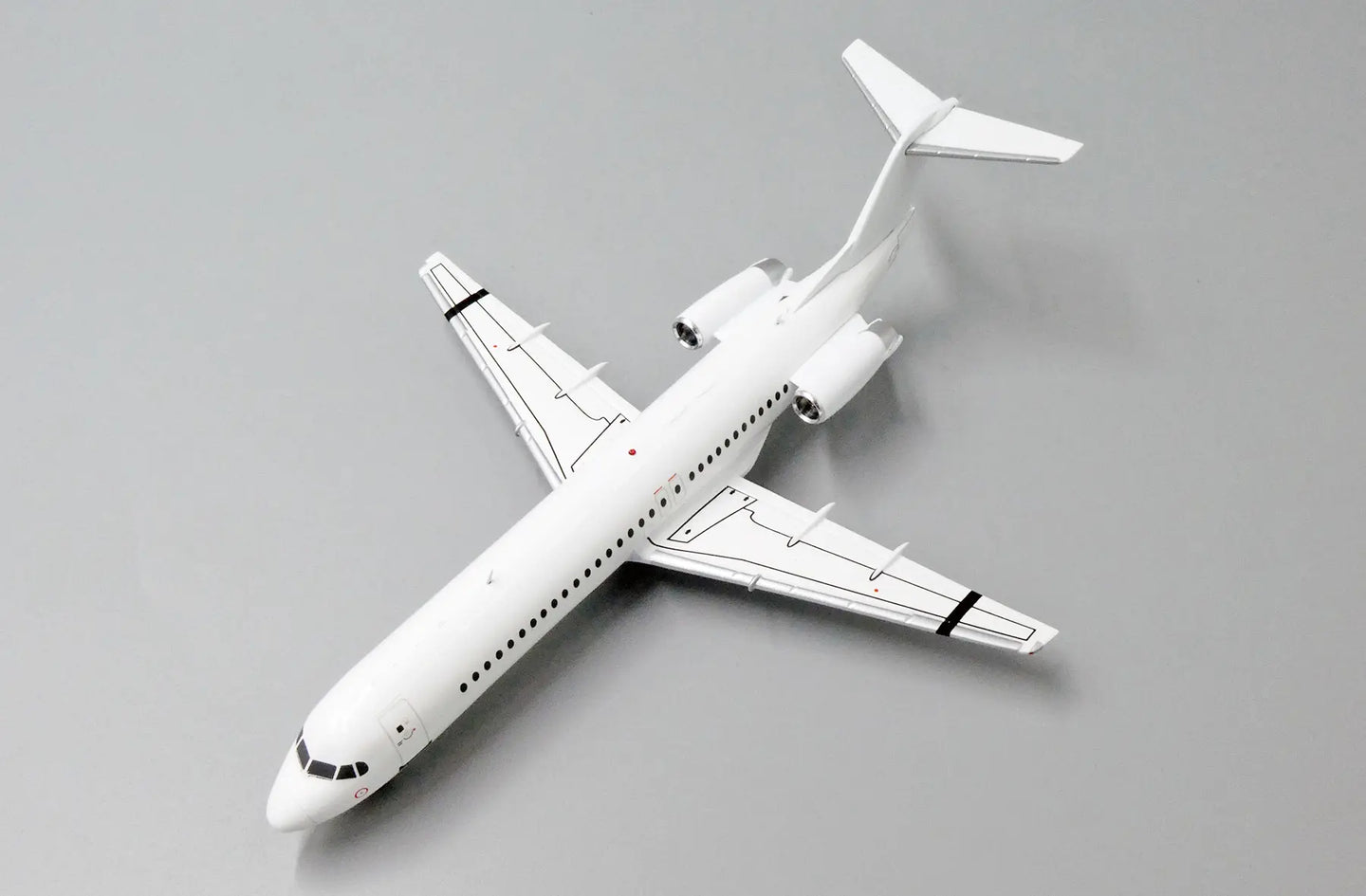JC WINGS FOKKER 100 BLANK WITH STAND