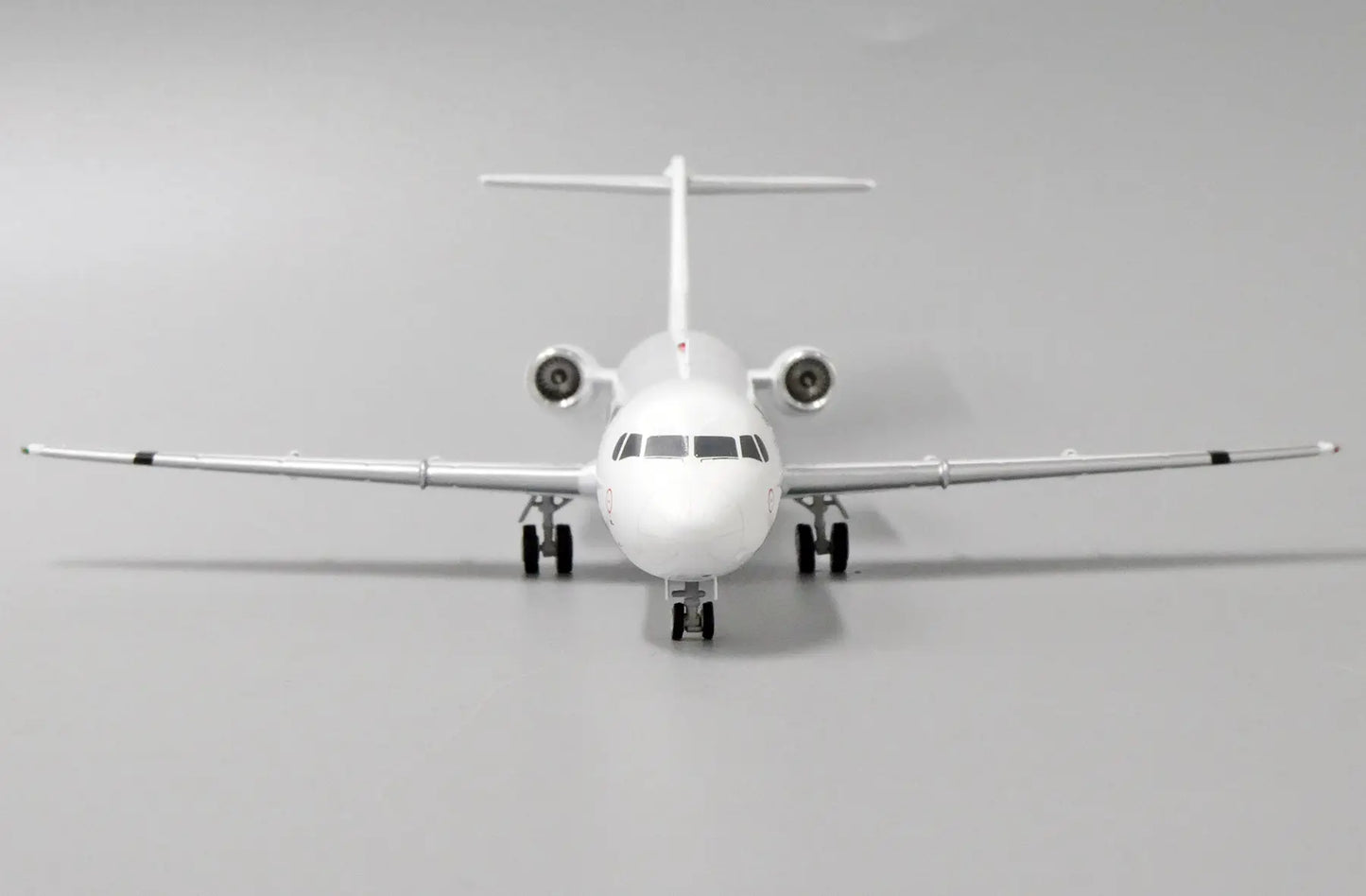 JC WINGS FOKKER 100 BLANK WITH STAND