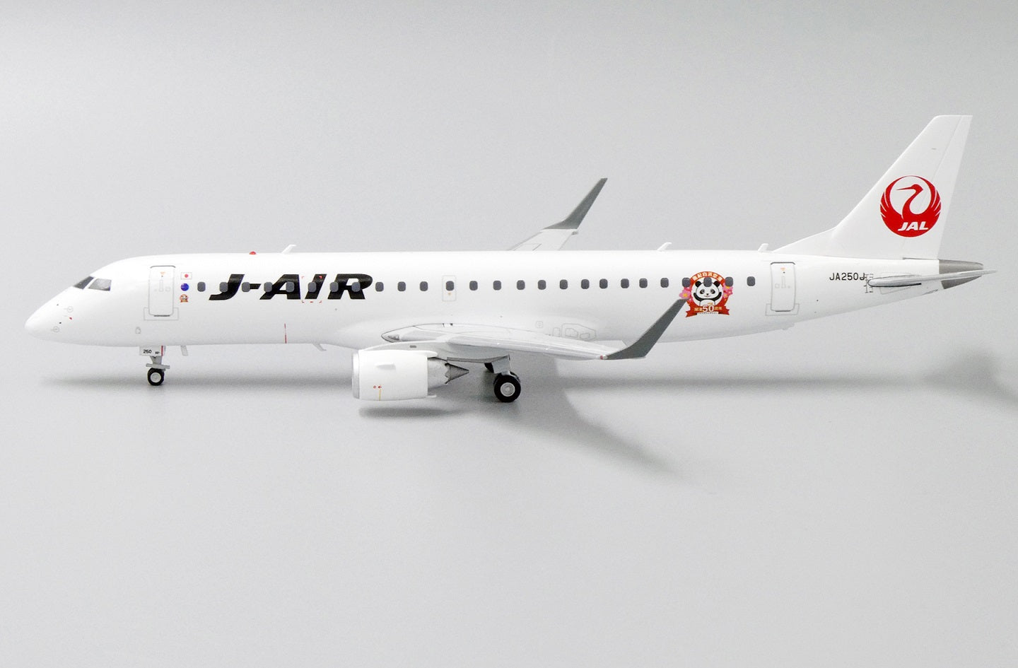 JC WINGS EMBRAER 190 J-AIR "NANKI-SHIRAHAMA AIRPORT 50TH ANNIVERSARY" REG: JA250J