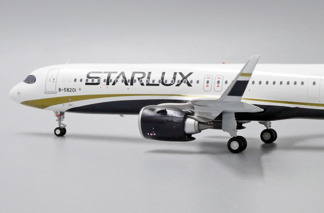 JC WINGS A321NEO STARLUX REG: B-58201