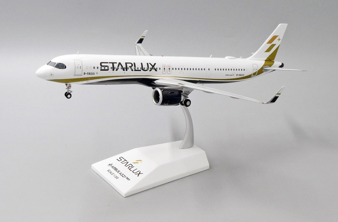 JC WINGS A321NEO STARLUX REG: B-58201