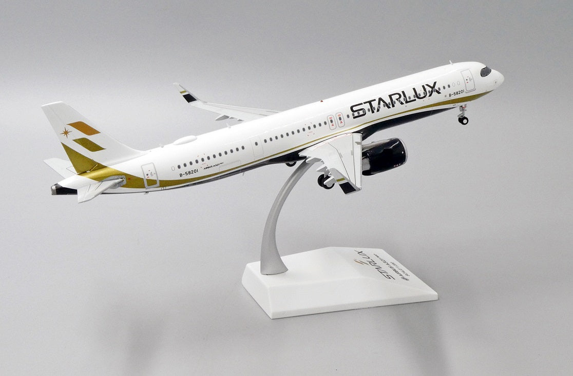 JC WINGS A321NEO STARLUX REG: B-58201