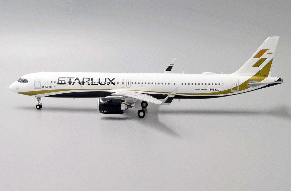 JC WINGS A321NEO STARLUX REG: B-58201