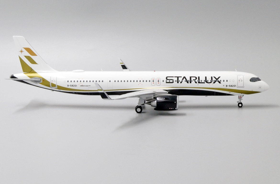 JC WINGS A321NEO STARLUX REG: B-58201