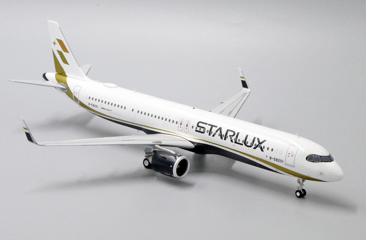 JC WINGS A321NEO STARLUX REG: B-58201