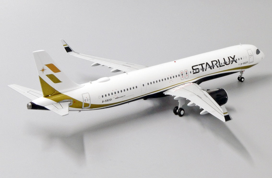 JC WINGS A321NEO STARLUX REG: B-58201