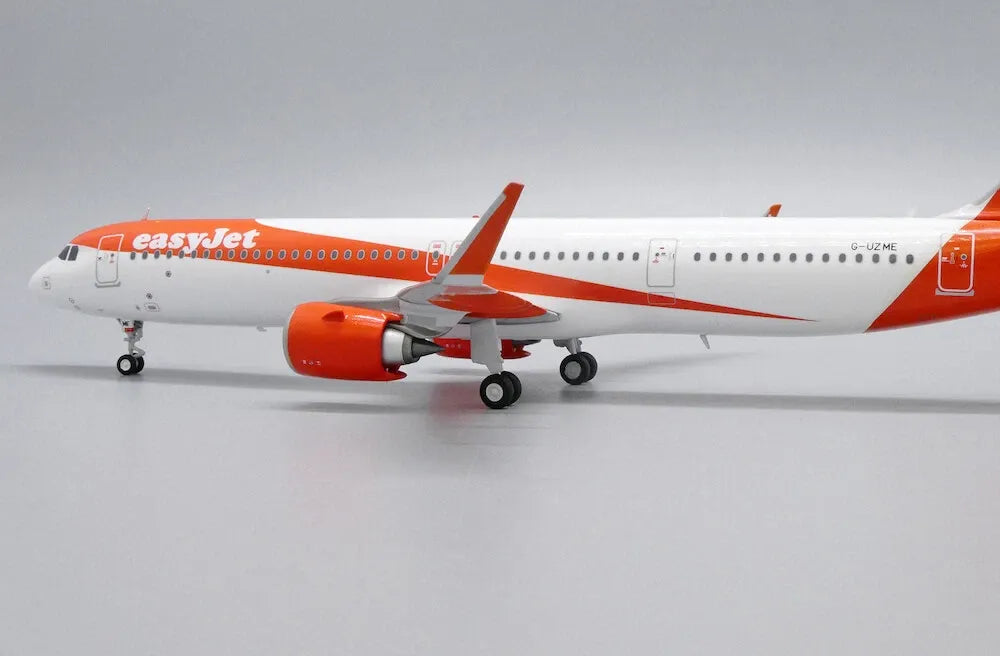 JC WINGS A321NEO EASYJET REG: G-UZME