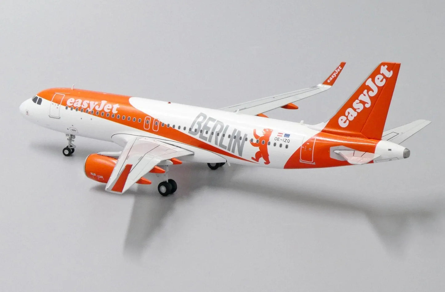 JC WINGS A320 EASYJET EUROPE "BERLIN" REG: OE-IZQ
