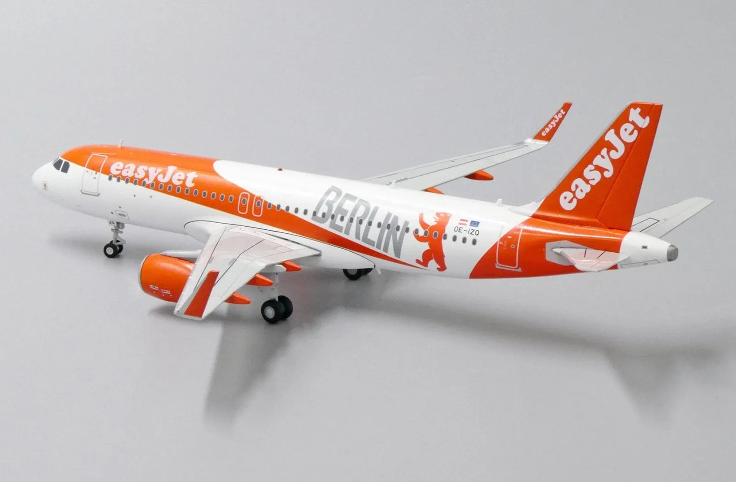JC WINGS A320 EASYJET EUROPE "BERLIN" REG: OE-IZQ