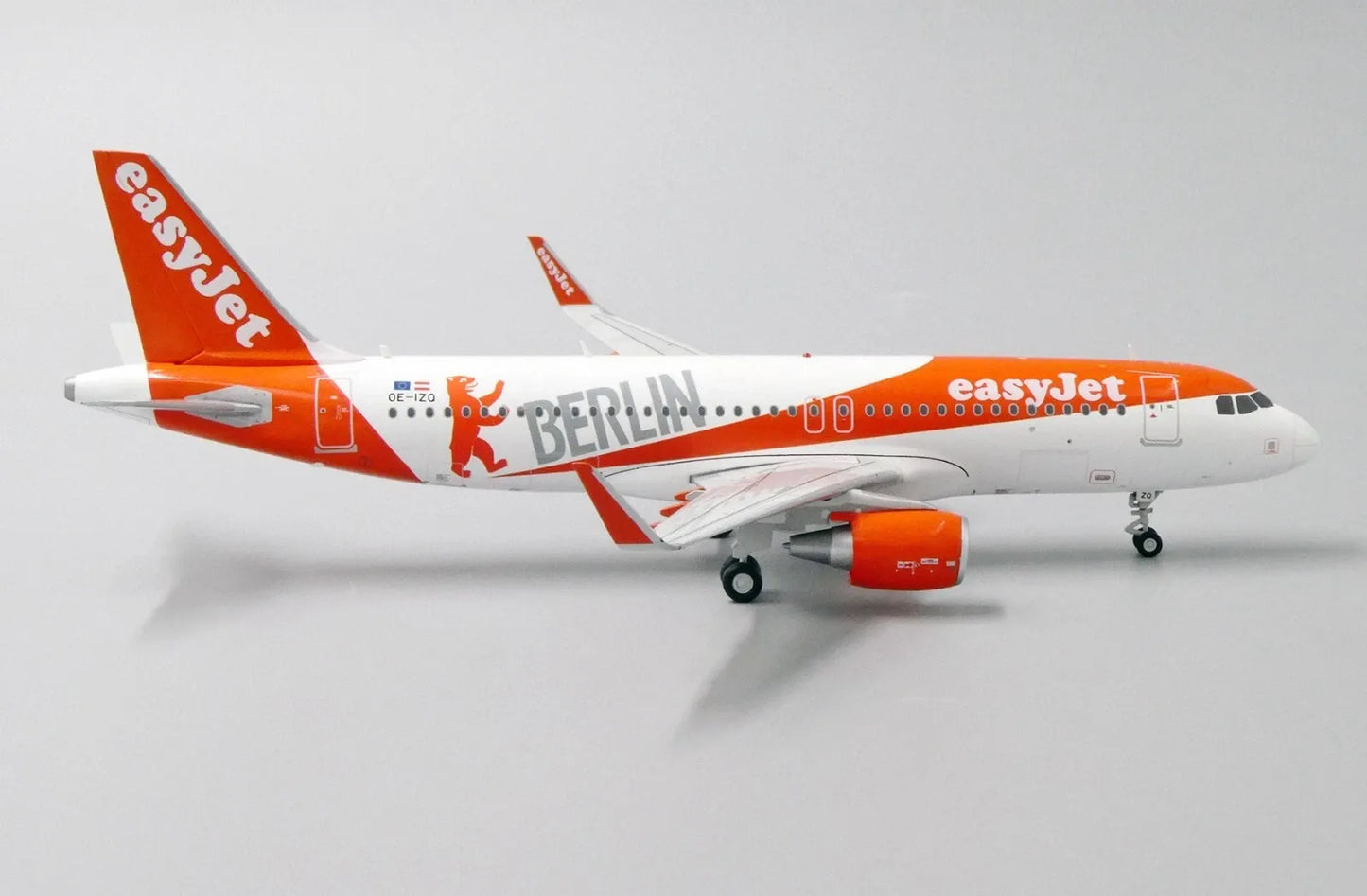JC WINGS A320 EASYJET EUROPE "BERLIN" REG: OE-IZQ