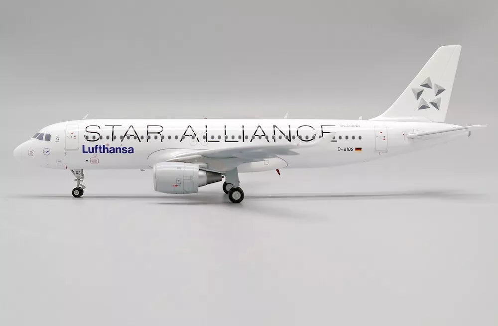 JC WINGS A320 LUFTHANSA STAR ALLIANCE REG: D-AIQS