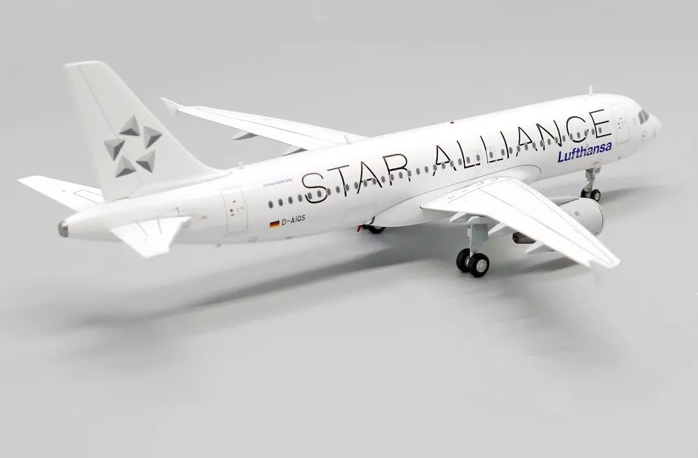JC WINGS A320 LUFTHANSA STAR ALLIANCE REG: D-AIQS