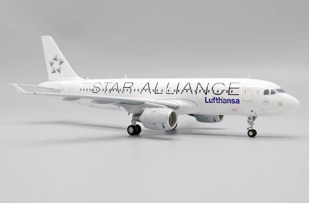 JC WINGS A320 LUFTHANSA STAR ALLIANCE REG: D-AIQS
