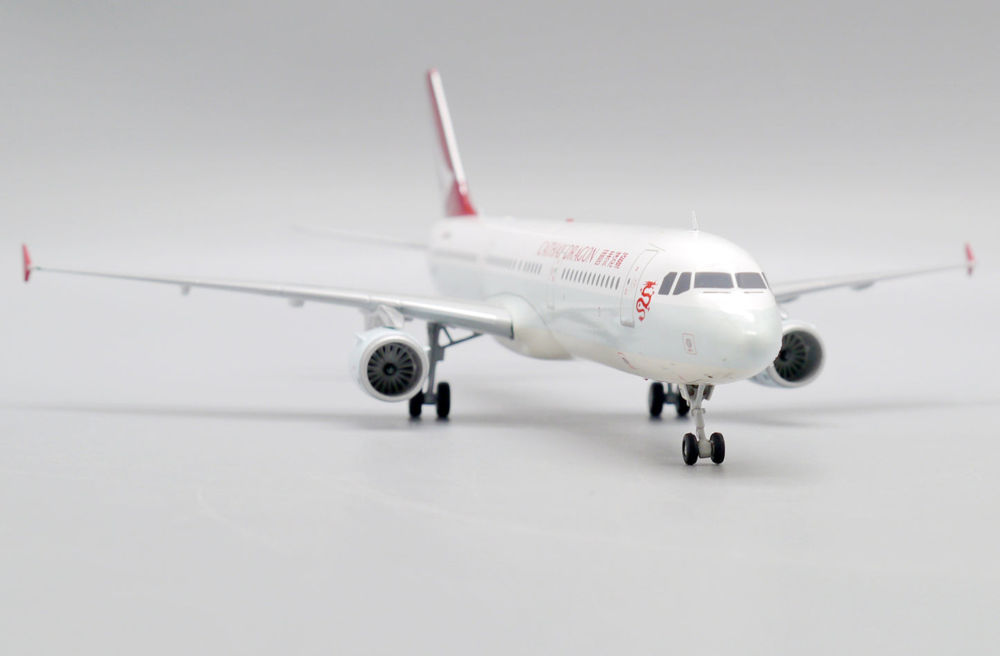 JC WINGS A321 CATHAY DRAGON REG: B-HTF