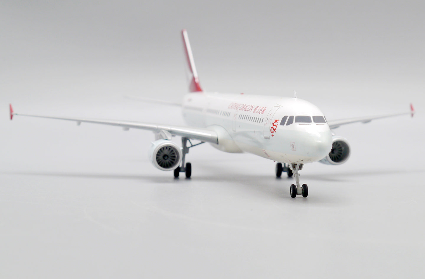 JC WINGS A321 CATHAY DRAGON REG: B-HTF