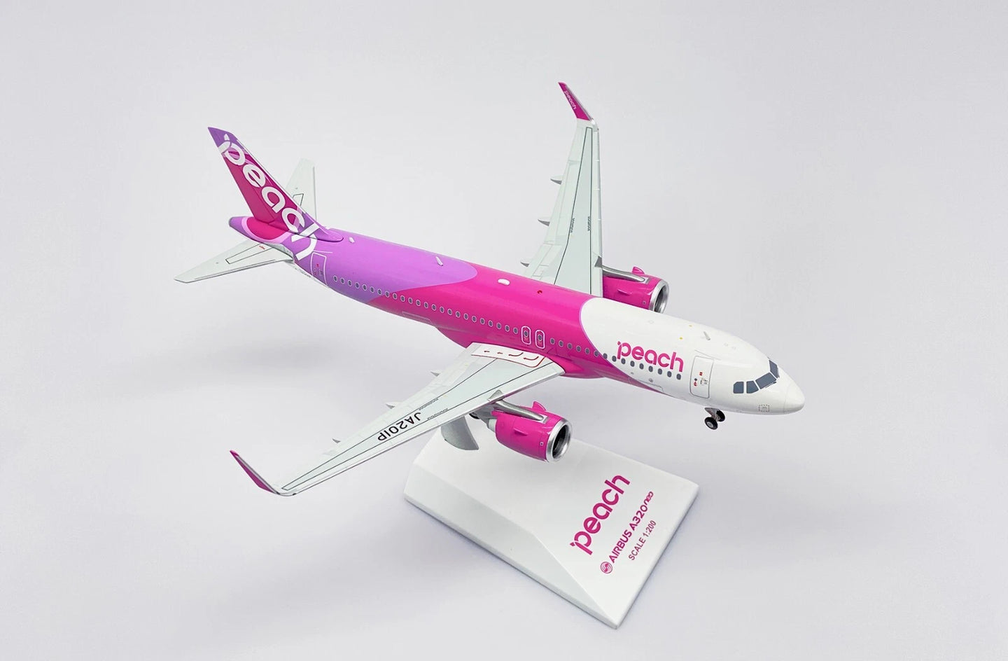 JCWINGS PEACH AVIATION AIRBUS A320NEO REG: JA201P