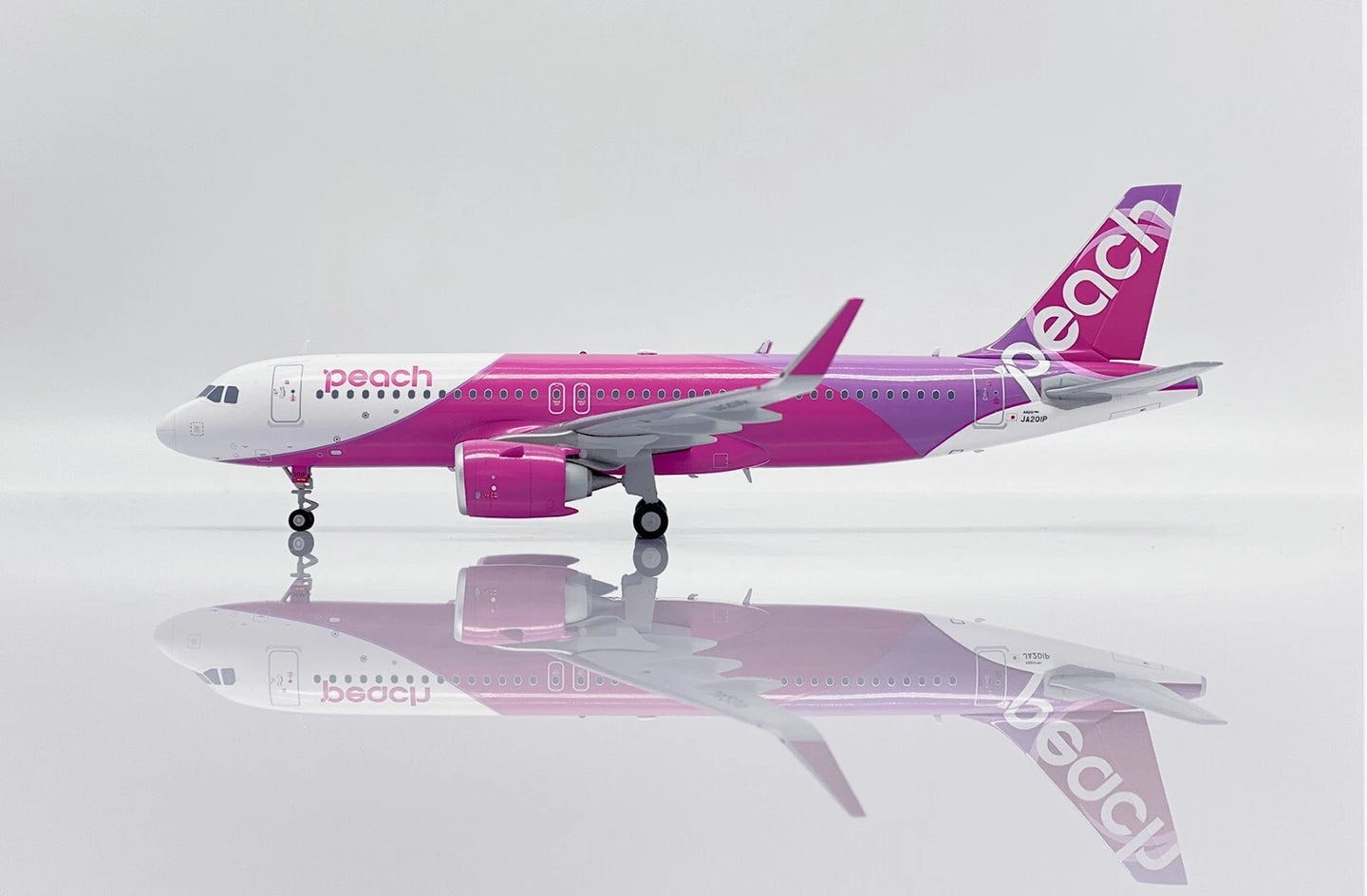 JCWINGS PEACH AVIATION AIRBUS A320NEO REG: JA201P