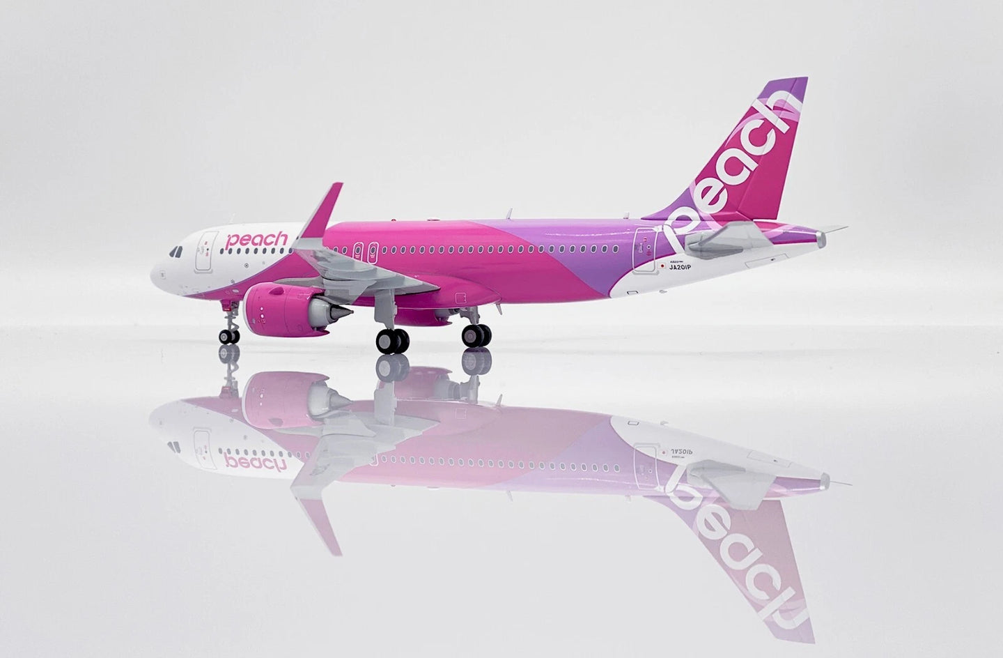 JCWINGS PEACH AVIATION AIRBUS A320NEO REG: JA201P