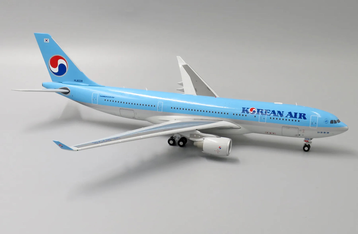 JC WINGS  A330-200 KOREAN AIR REG: HL8228