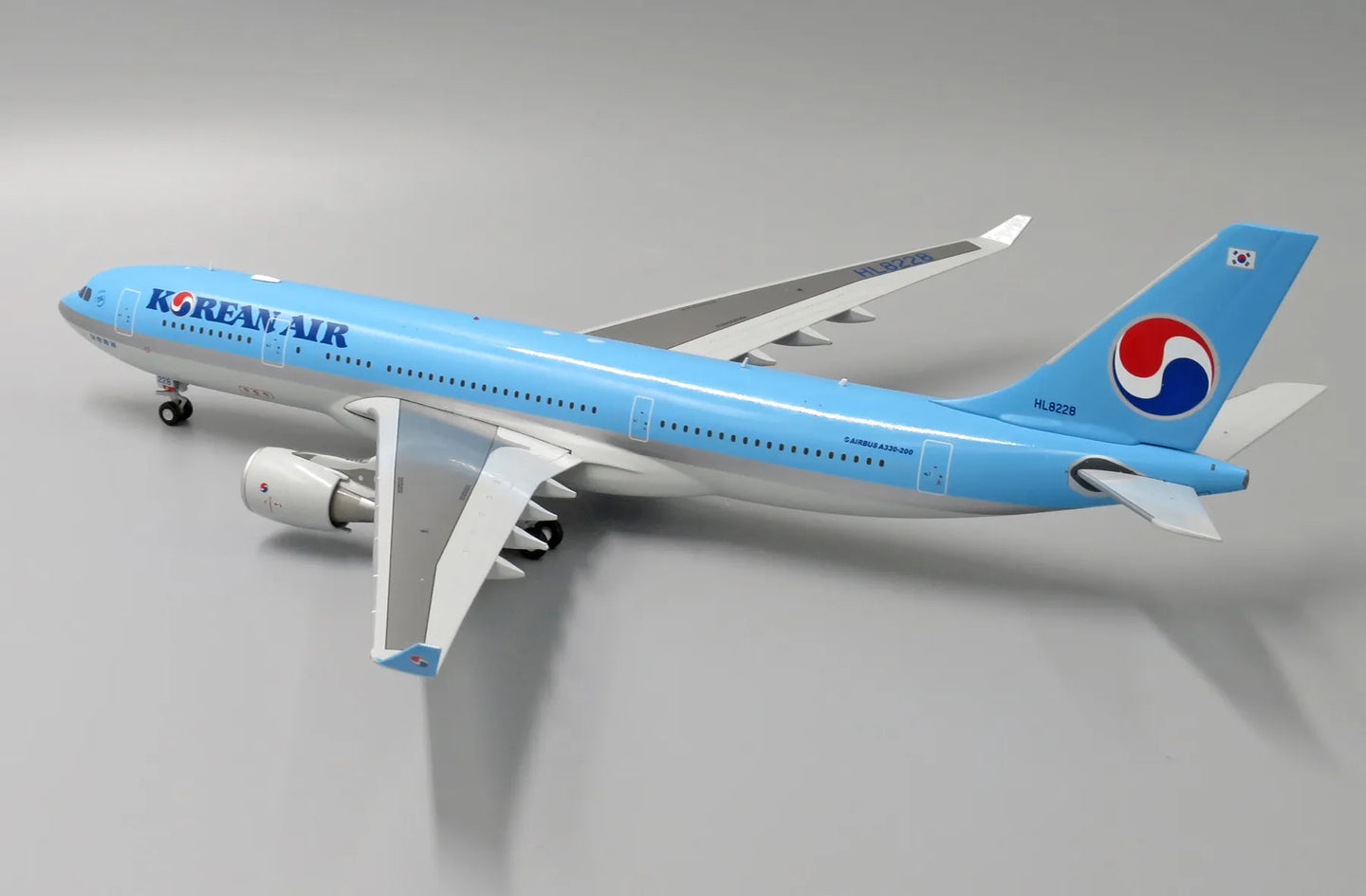 JC WINGS  A330-200 KOREAN AIR REG: HL8228