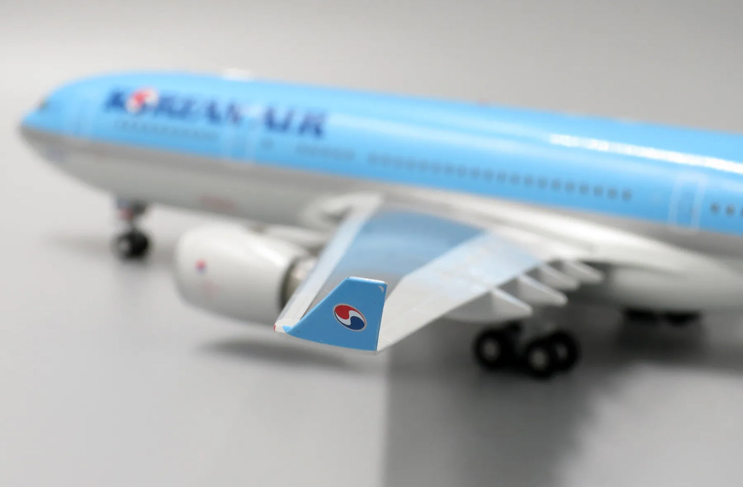 JC WINGS  A330-200 KOREAN AIR REG: HL8228
