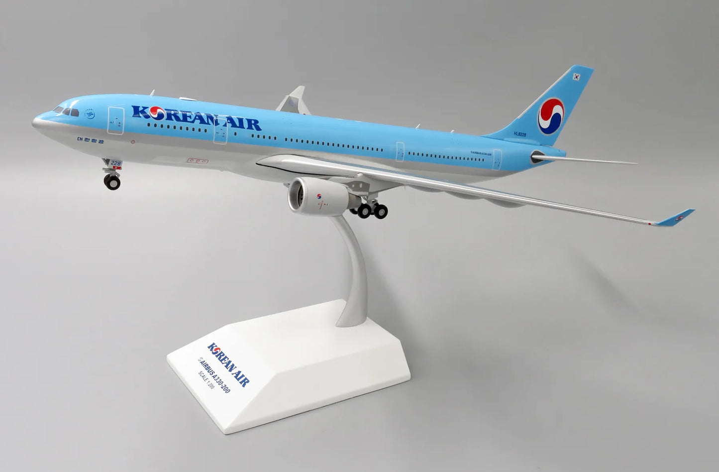 JC WINGS  A330-200 KOREAN AIR REG: HL8228