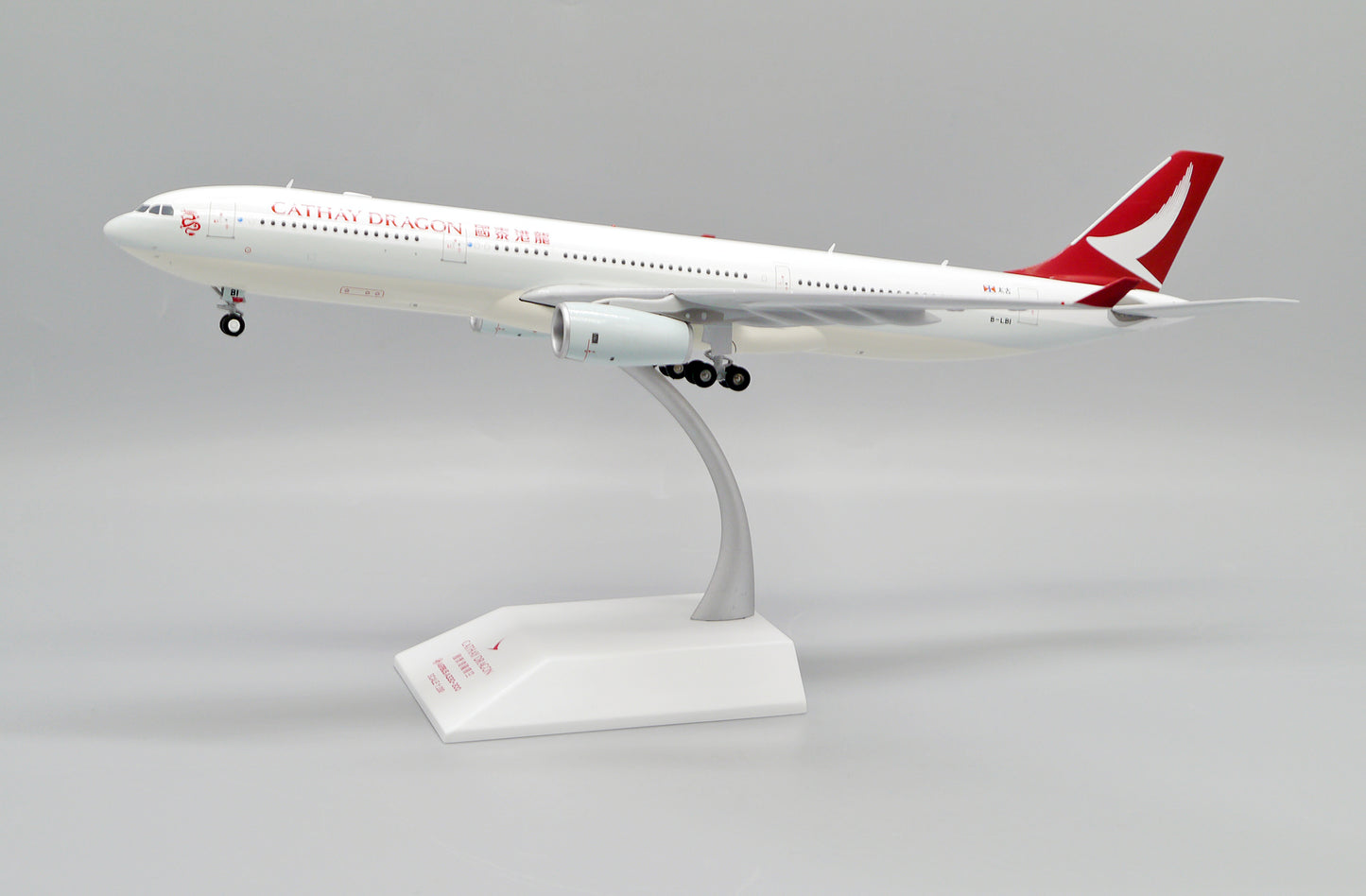 JC WINGS A330-300 CATHAY DRAGON REG: B-LBI