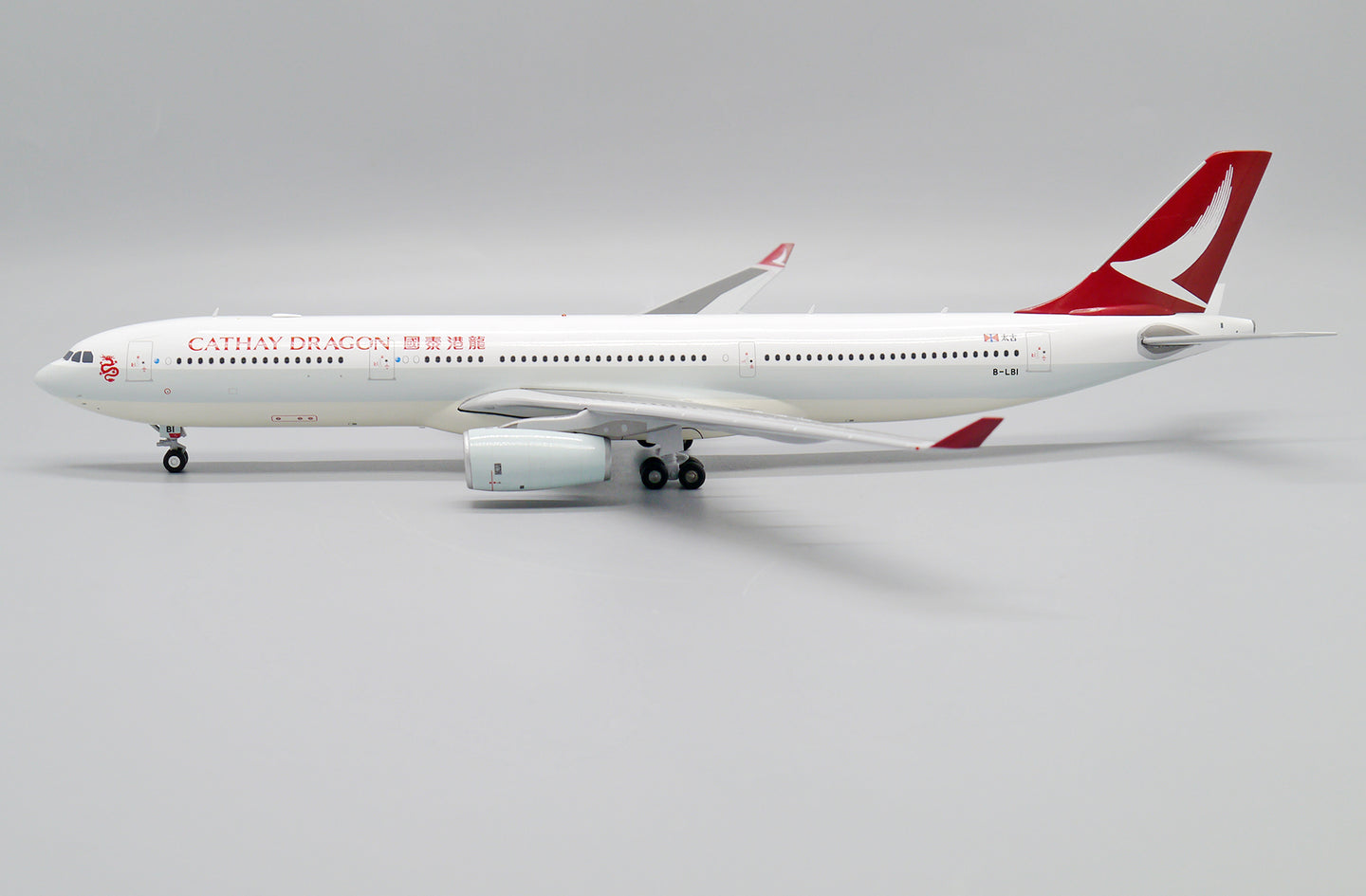 JC WINGS A330-300 CATHAY DRAGON REG: B-LBI