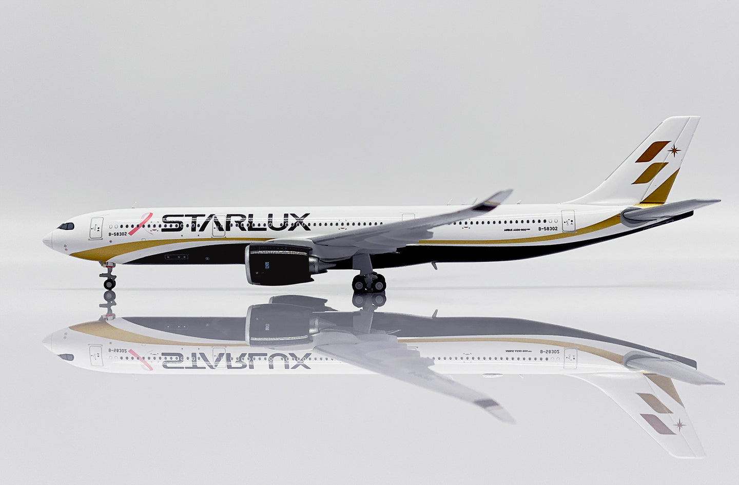 JC WINGS A330-900NEO STARLUX AIRLINES "PINK RIBBON" REG: B-58302