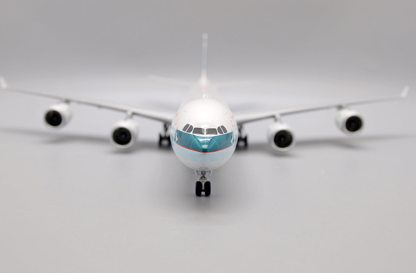 JC WINGS A340-600 CATHAY PACIFIC REG: B-HQB