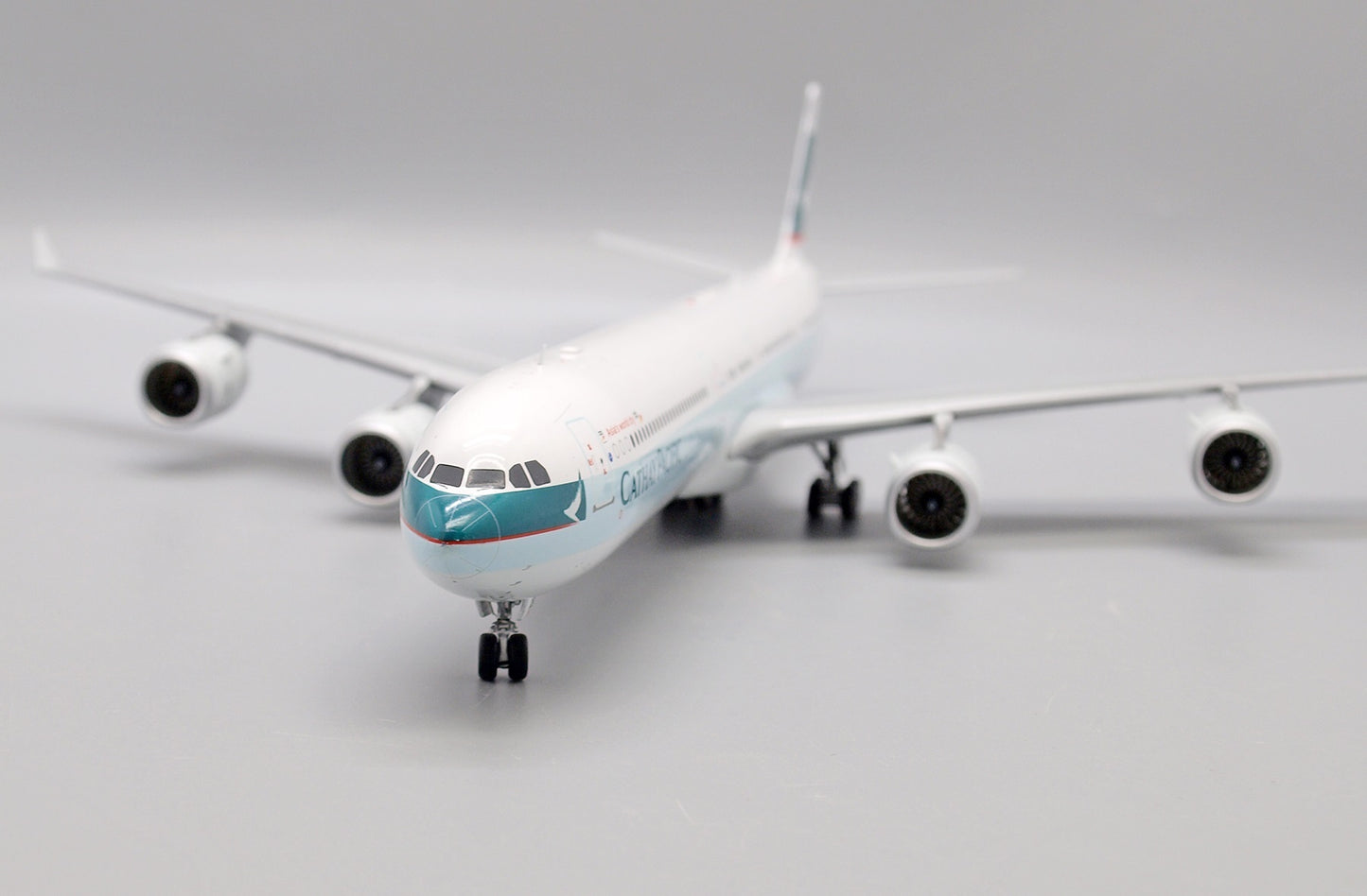 JC WINGS A340-600 CATHAY PACIFIC REG: B-HQB